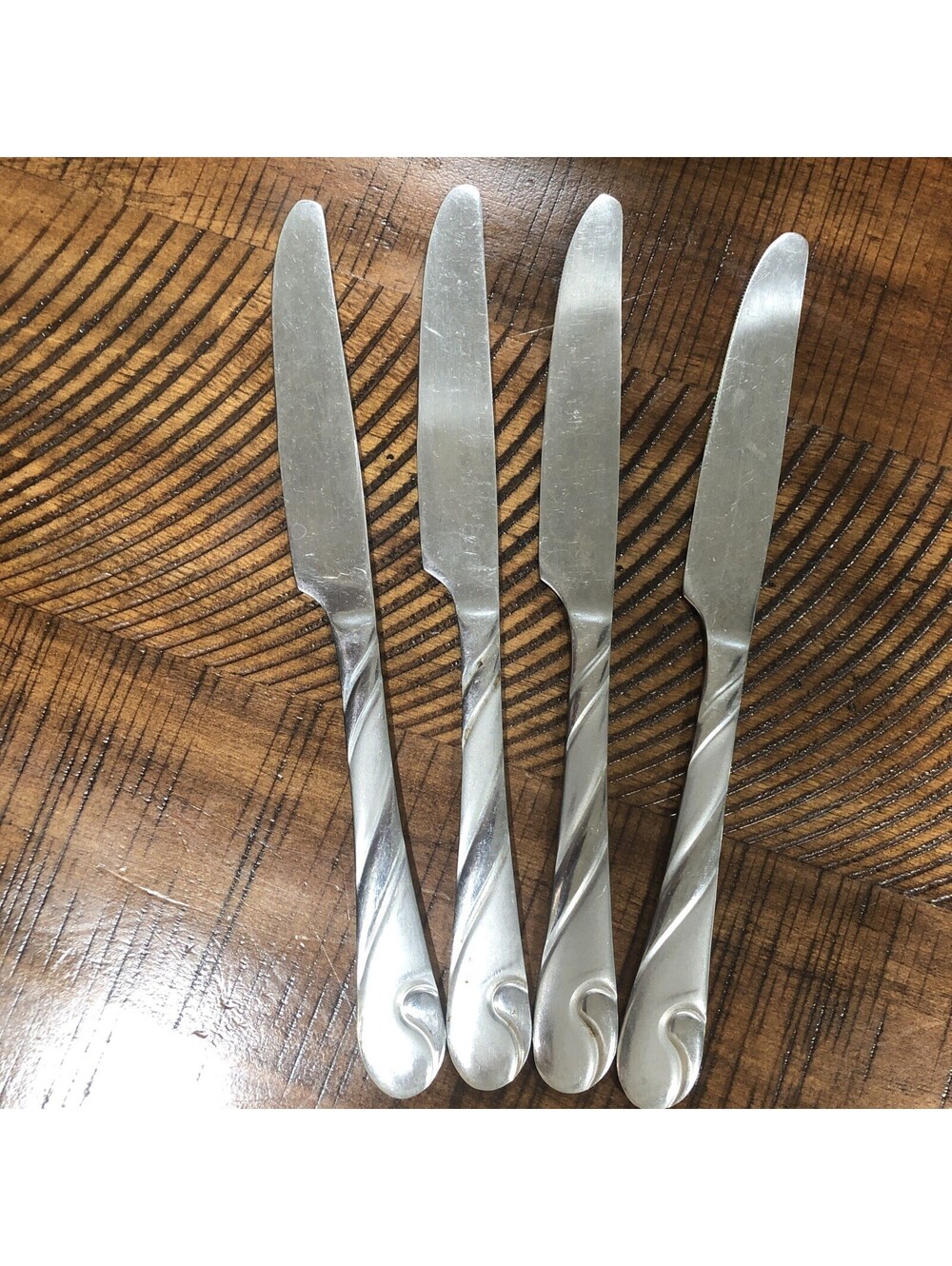 Jaclyn Smith Bella Frost Silverware Dinner Knives Frosted Handle Swirl Lot Of 4